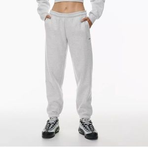 Aritzia TNA Cozy Fleece Boyfriend Basic Sweatpants - Heather chrome - xs